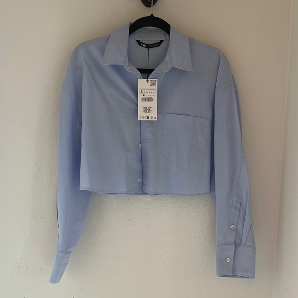 Brand new with tags Zara cropped gabardine shirt in size Small (color: sky blue)
